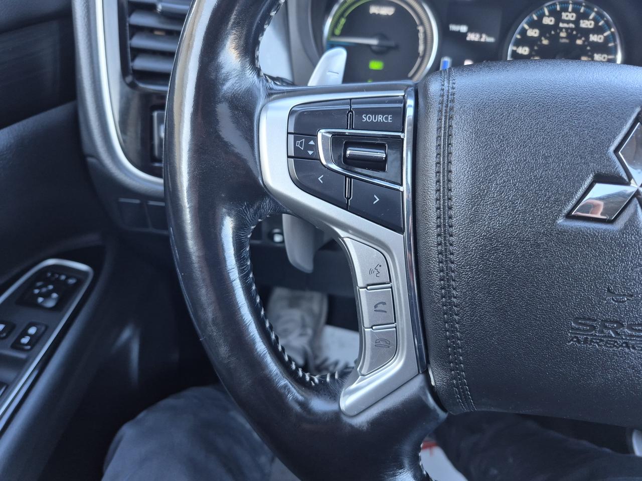 2018 Mitsubishi Outlander SEL Photo