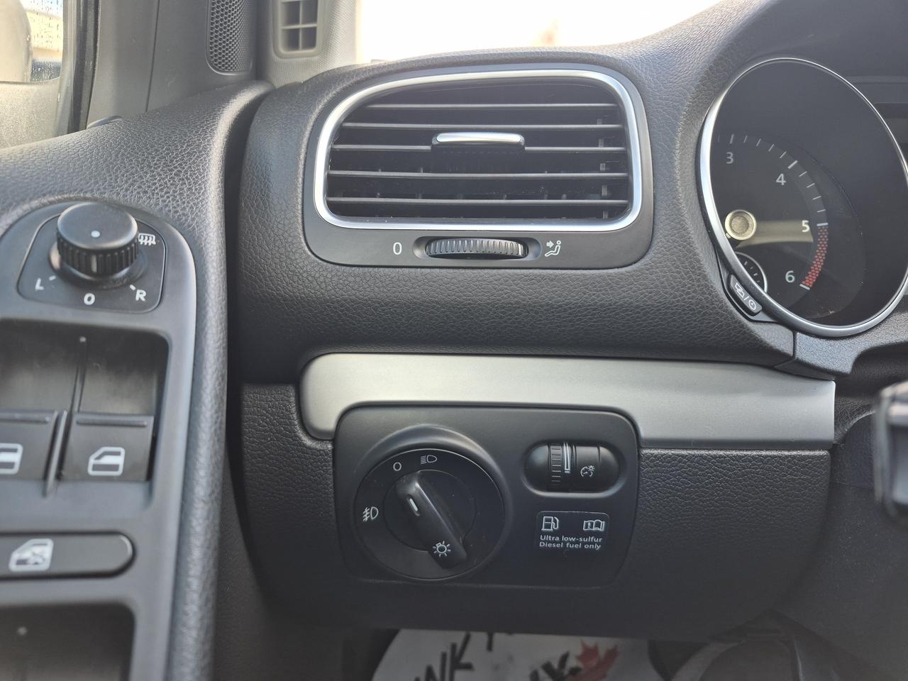 2013 Volkswagen Golf TDI Photo