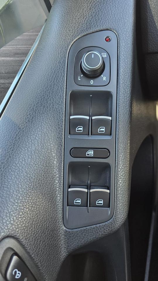 2017 Volkswagen Tiguan COMFORTLINE Photo