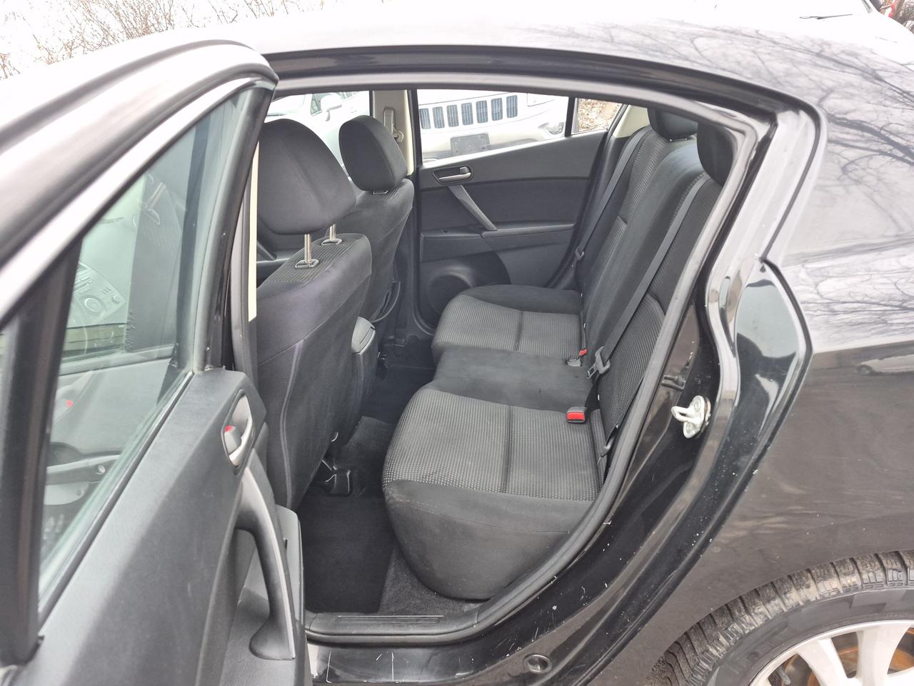 2012 Mazda MAZDA3 I Sport Photo