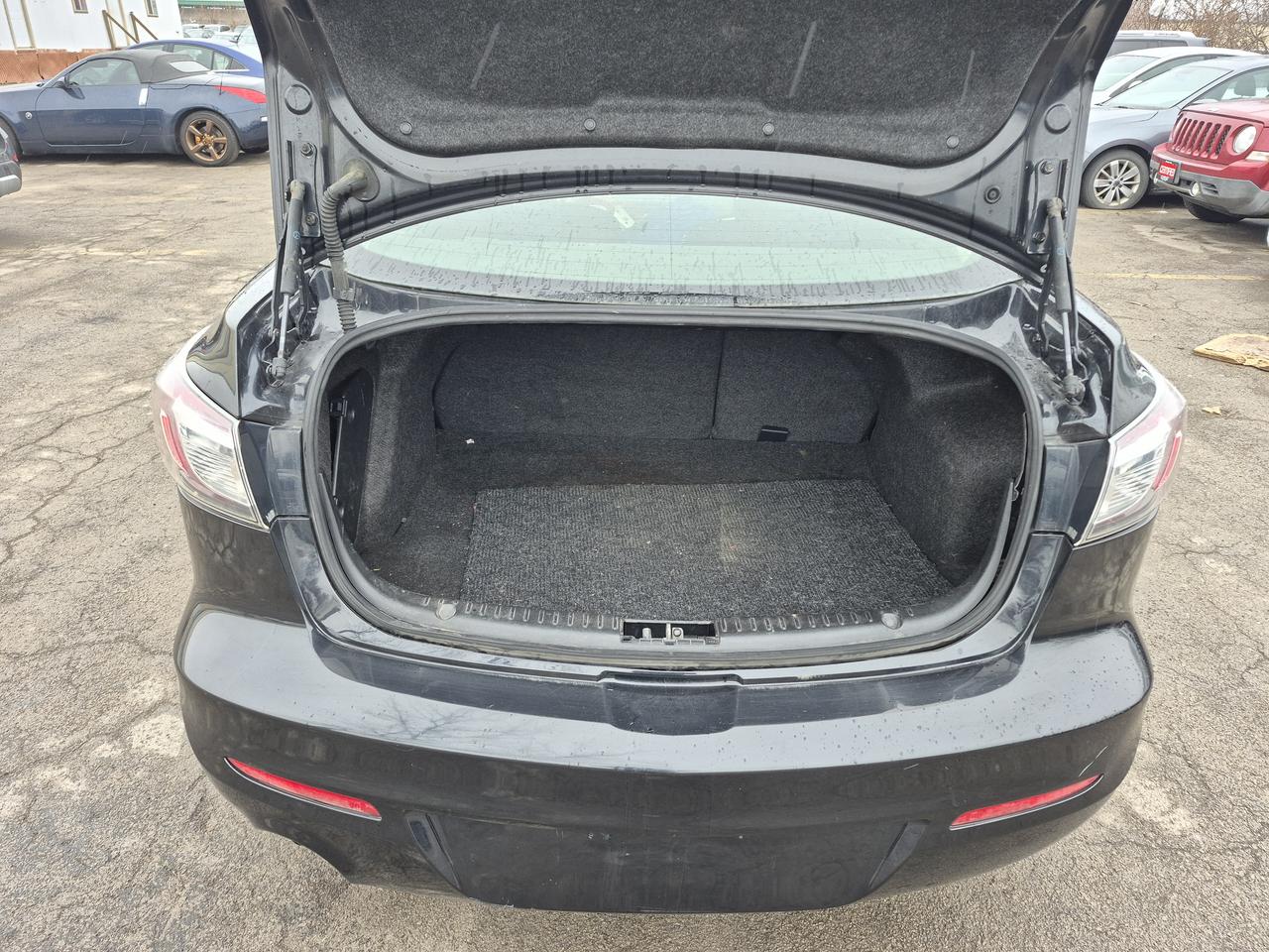 2012 Mazda MAZDA3 I Sport Photo