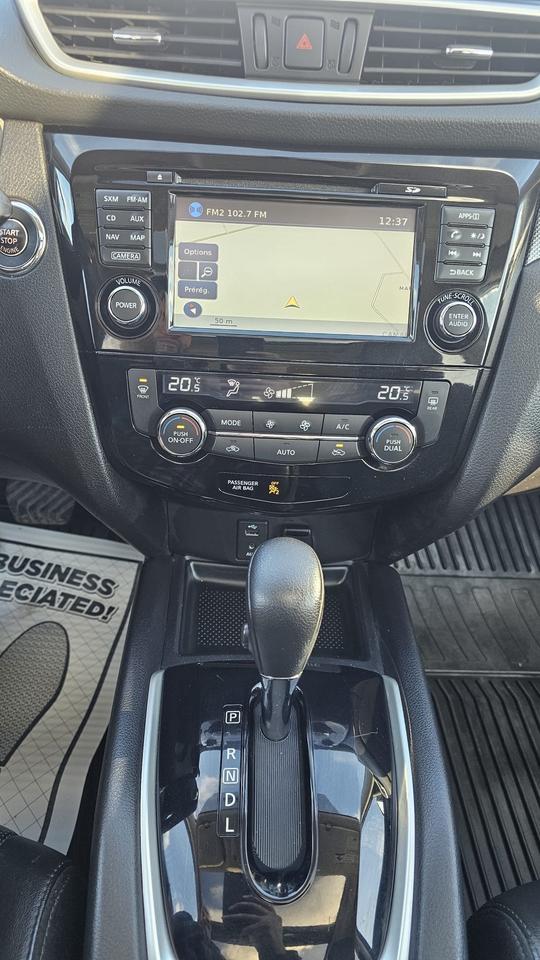 2015 Nissan Rogue SL Photo