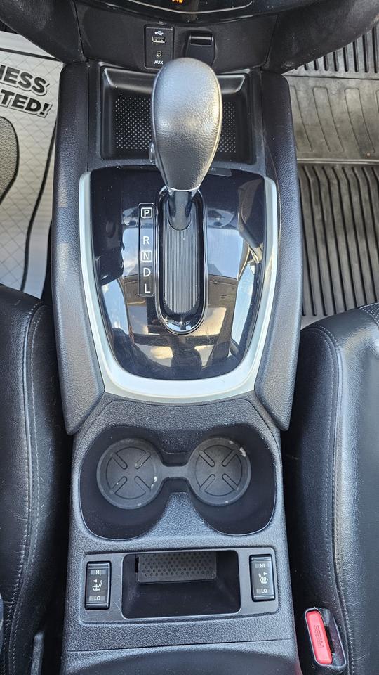 2015 Nissan Rogue SL Photo