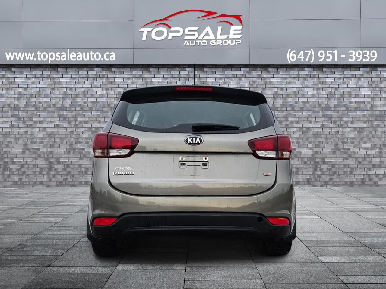 2017 Kia Rondo LX Photo