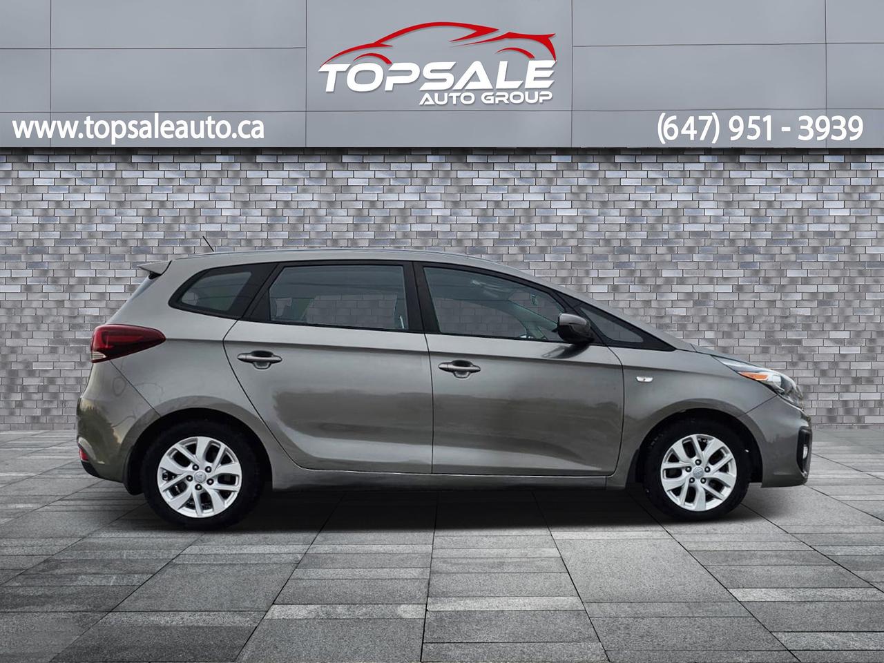 2017 Kia Rondo LX Photo