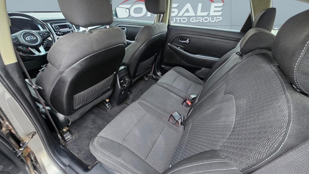 2017 Kia Rondo LX Photo