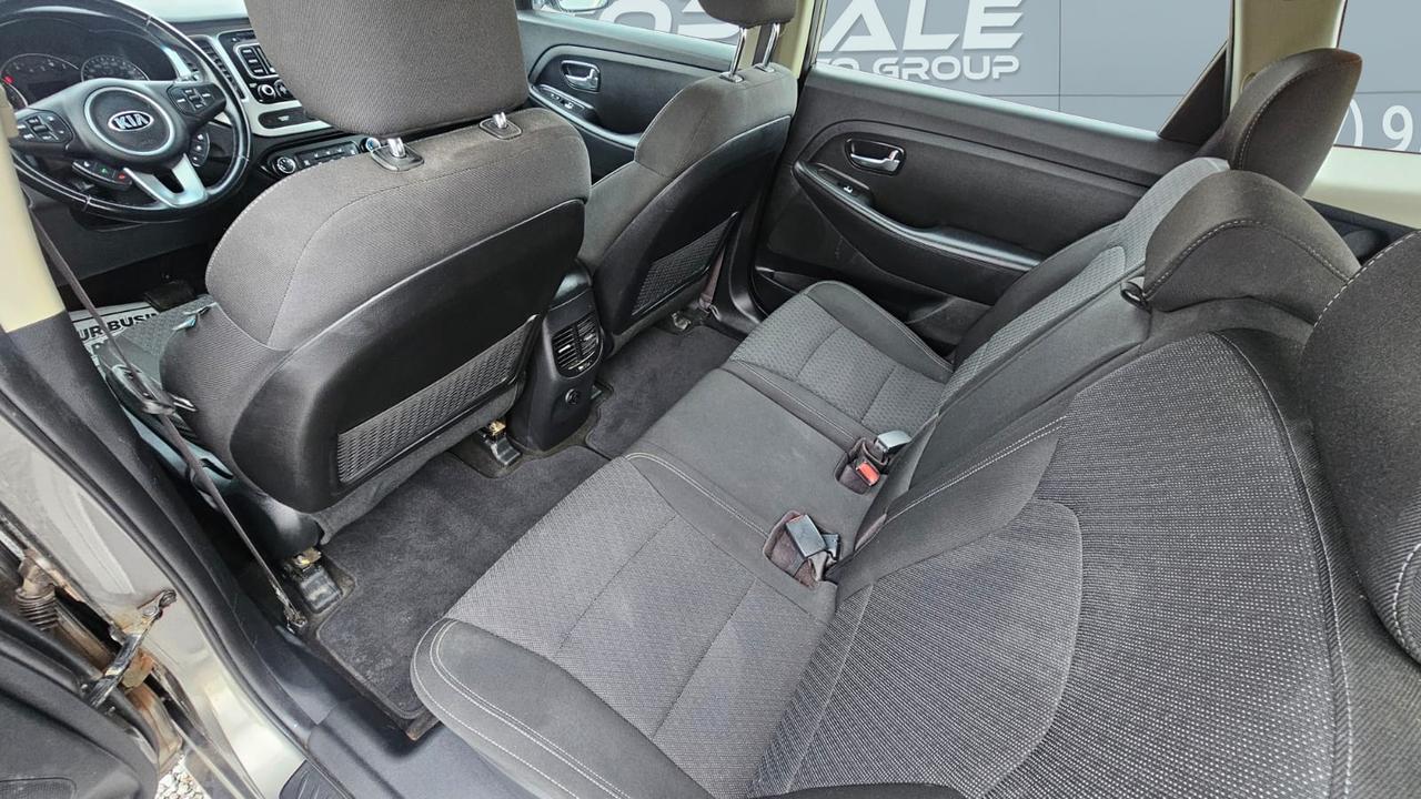 2017 Kia Rondo LX Photo