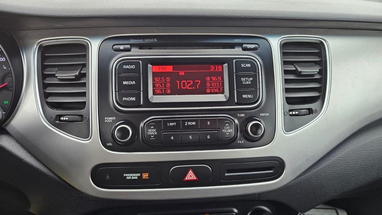 2017 Kia Rondo LX Photo