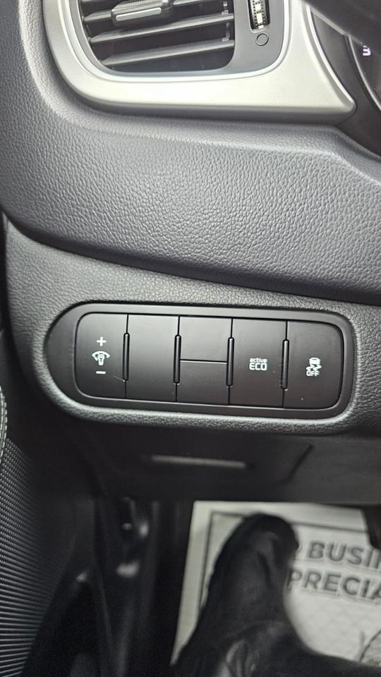 2017 Kia Rondo LX Photo