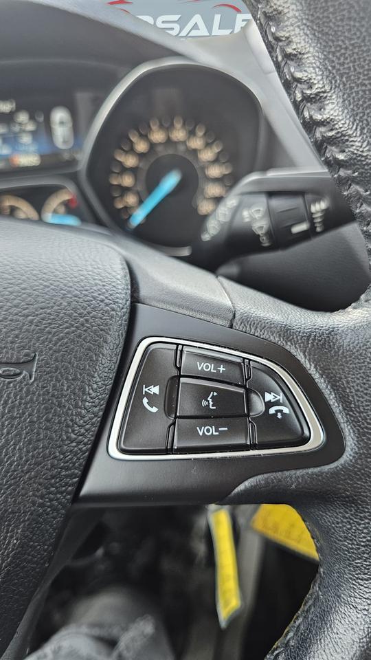 2018 Ford Escape SEL Photo