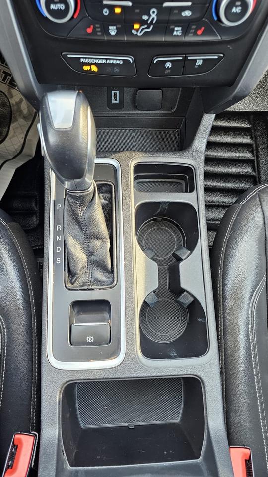 2018 Ford Escape SEL Photo