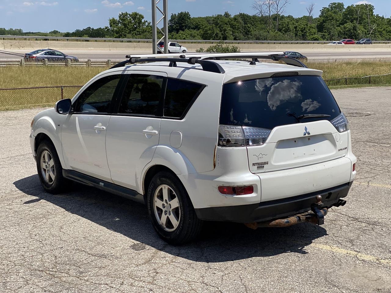 2011 Mitsubishi Outlander SE Photo3