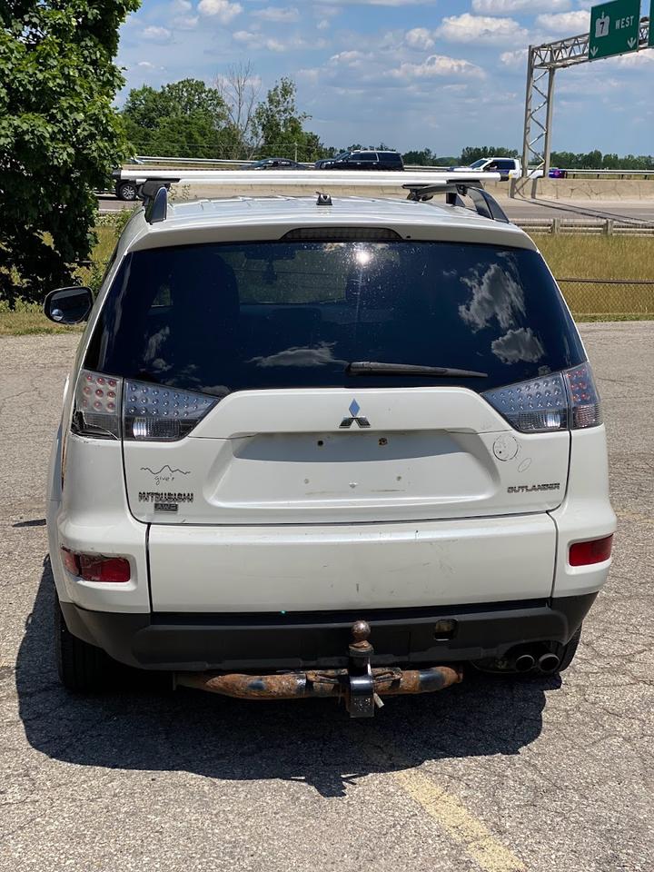 2011 Mitsubishi Outlander SE Photo