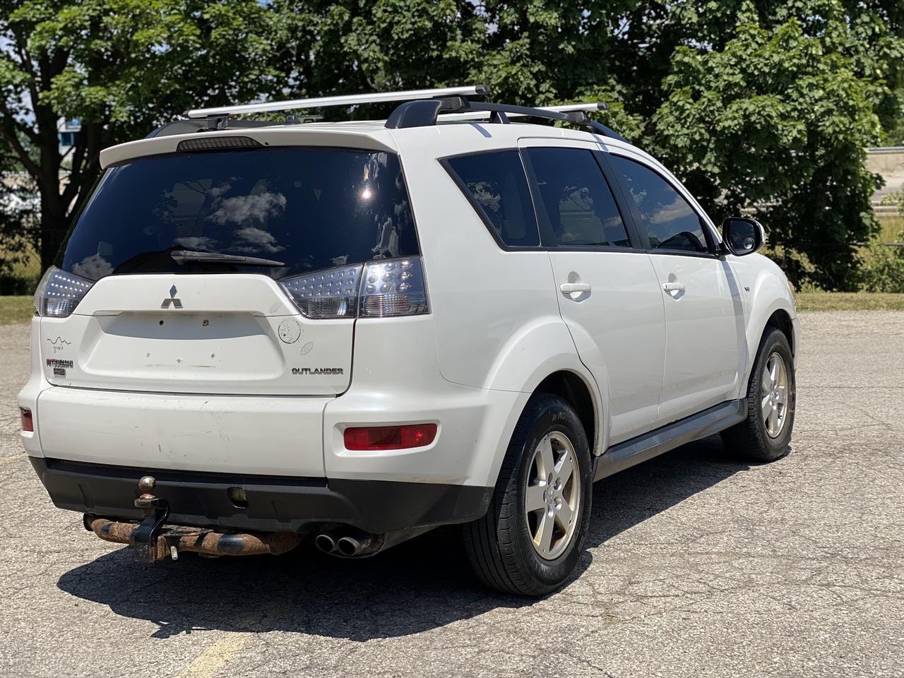 2011 Mitsubishi Outlander SE Photo
