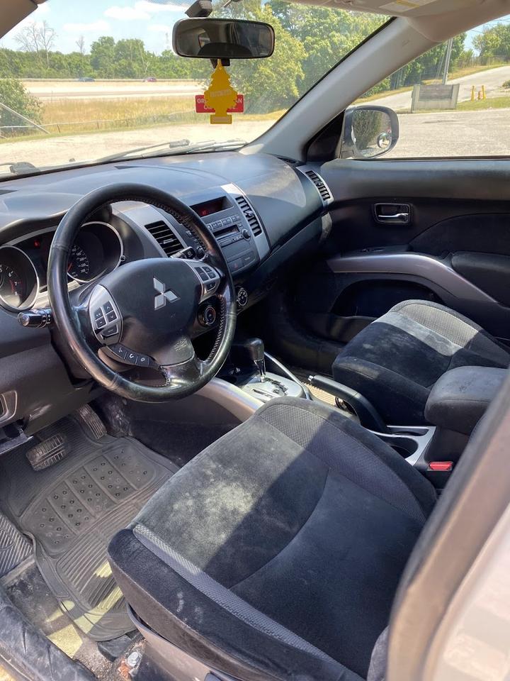 2011 Mitsubishi Outlander SE Photo