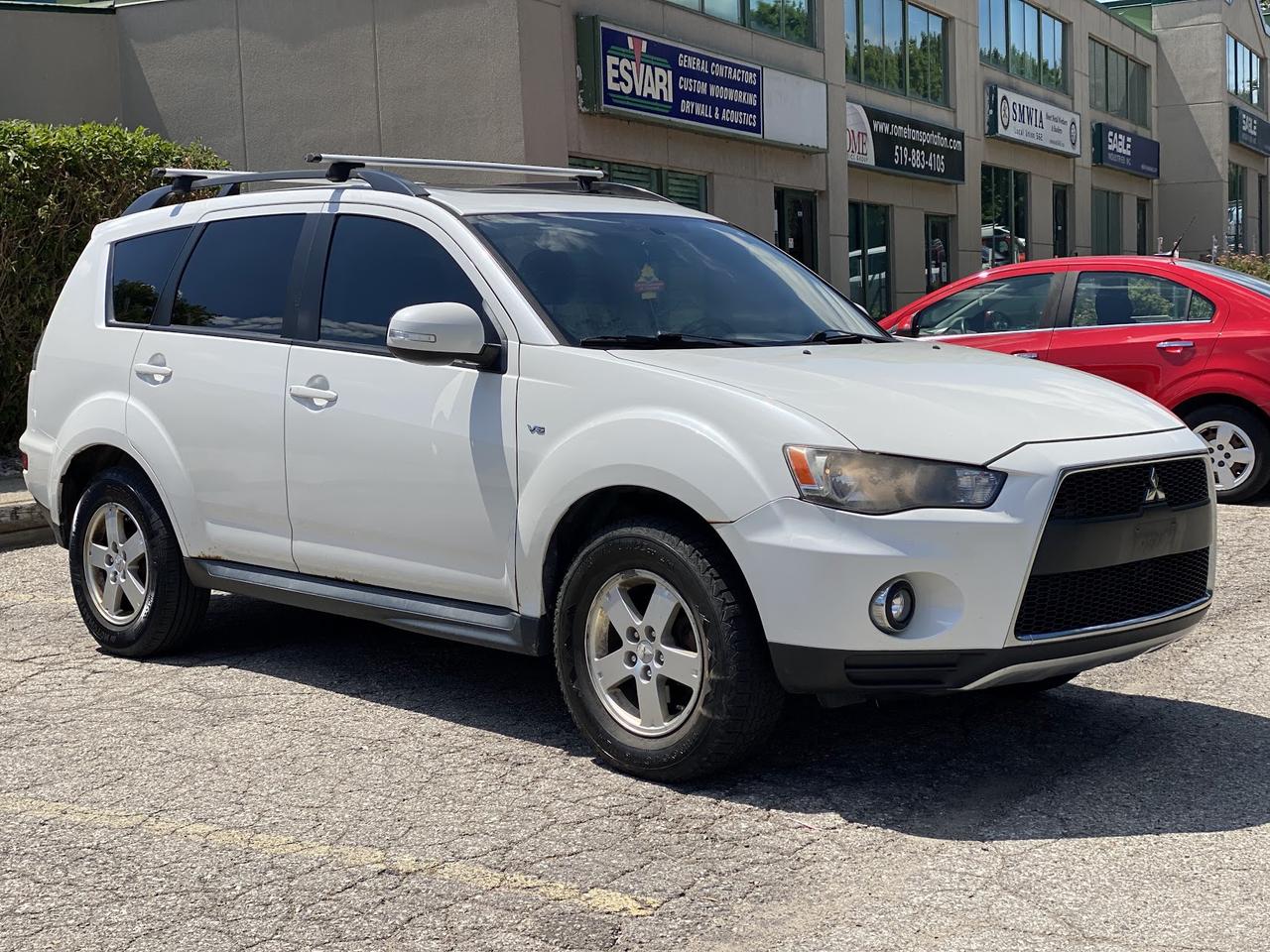 2011 Mitsubishi Outlander SE Photo