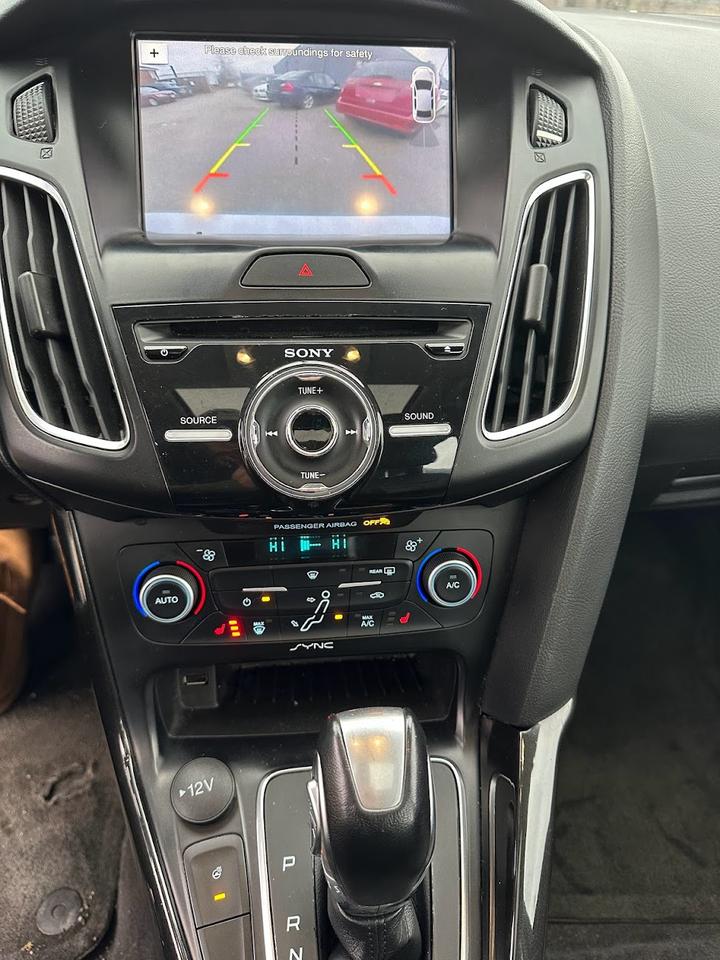 2018 Ford Focus Titanium Photo