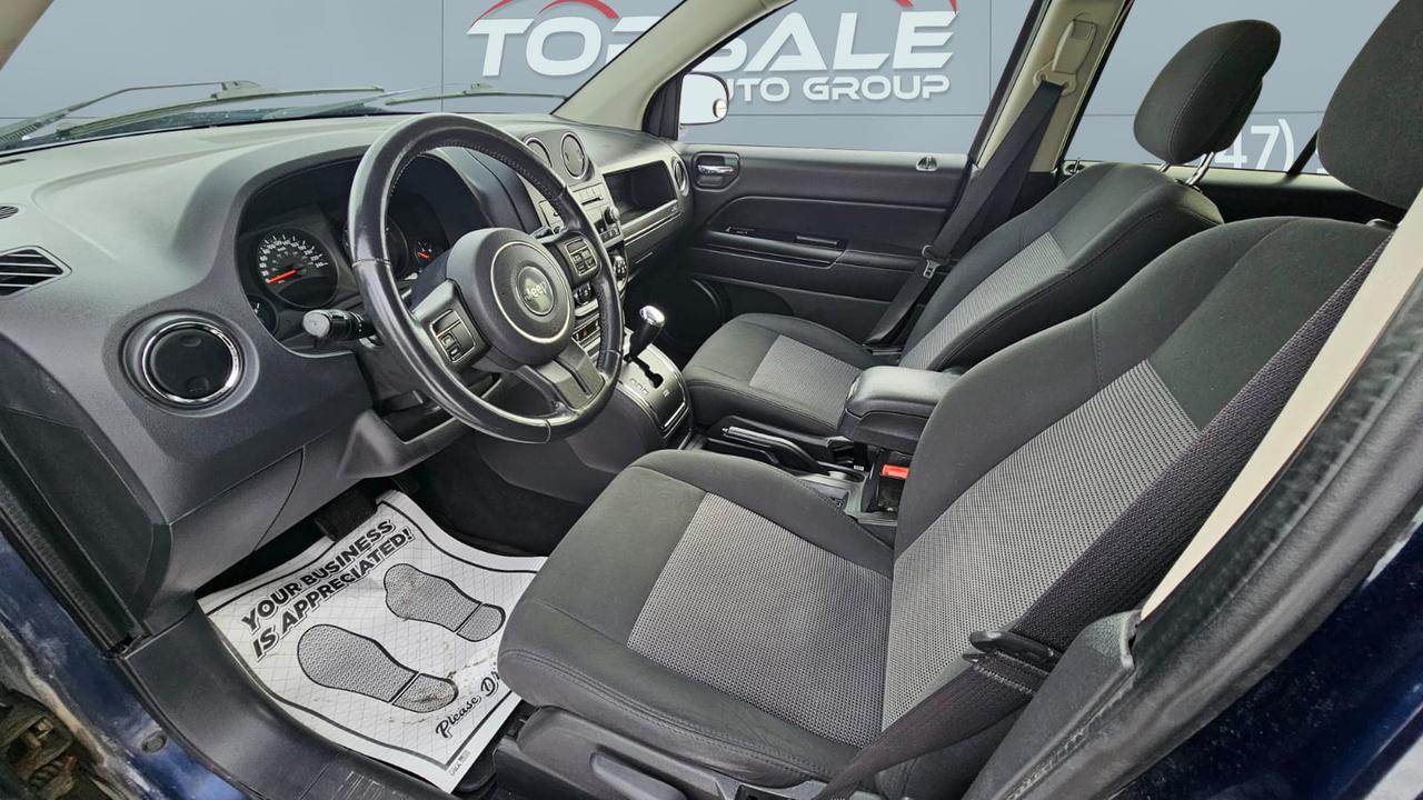 2012 Jeep Compass Sport 4WD Photo