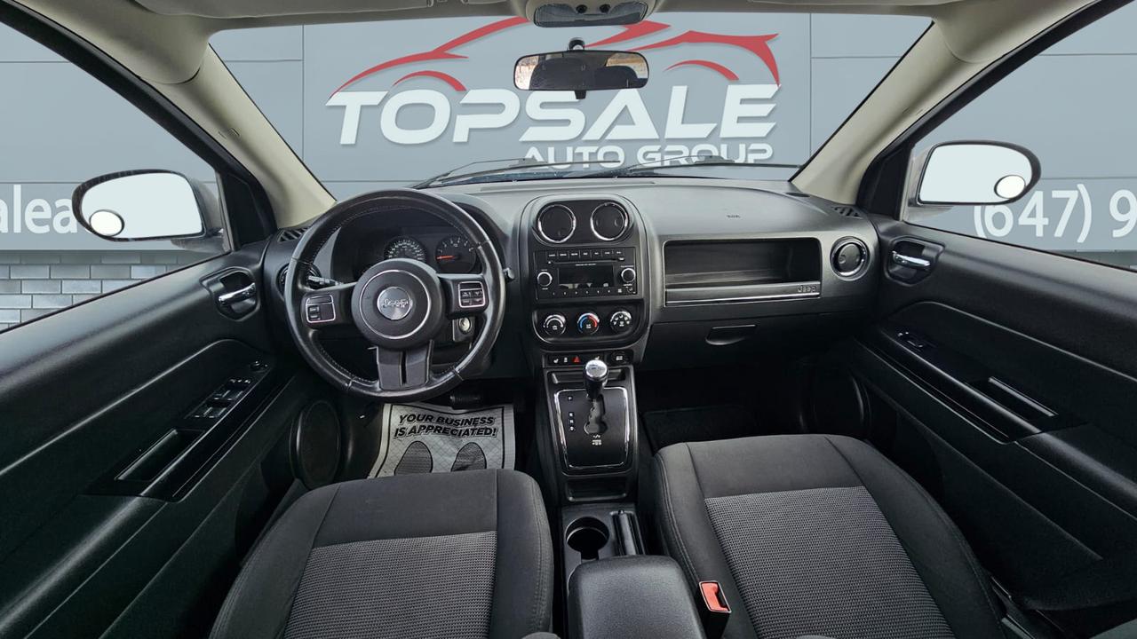 2012 Jeep Compass Sport 4WD Photo