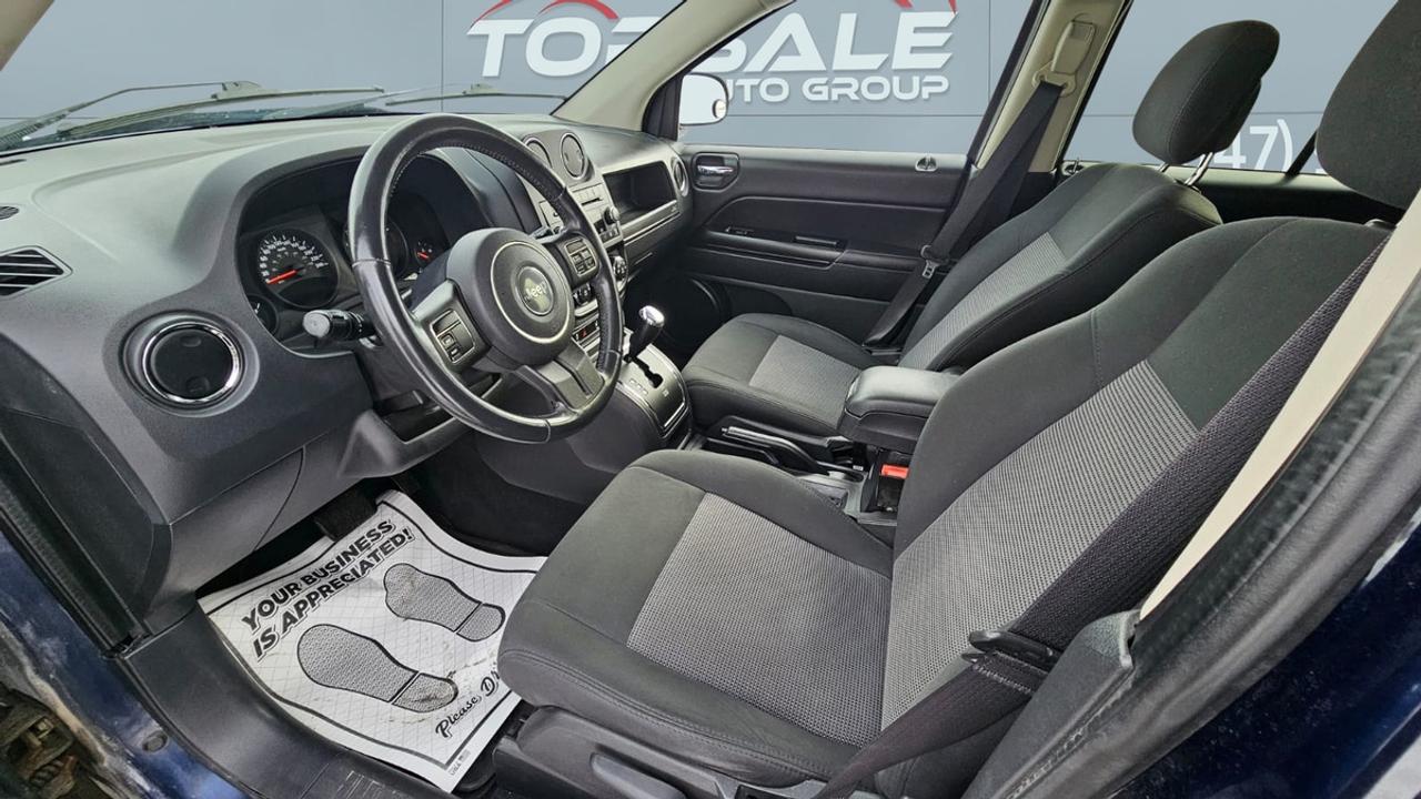2012 Jeep Compass Sport 4WD Photo