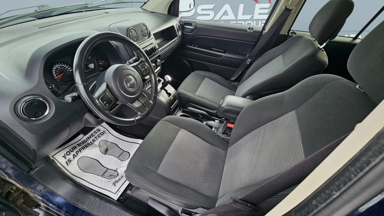 2012 Jeep Compass Sport 4WD Photo