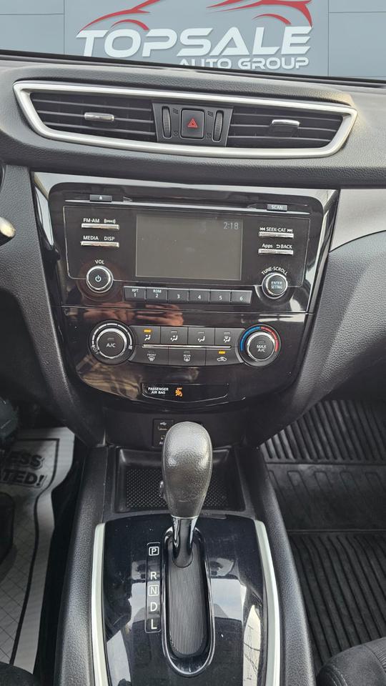 2014 Nissan Rogue S AWD Photo