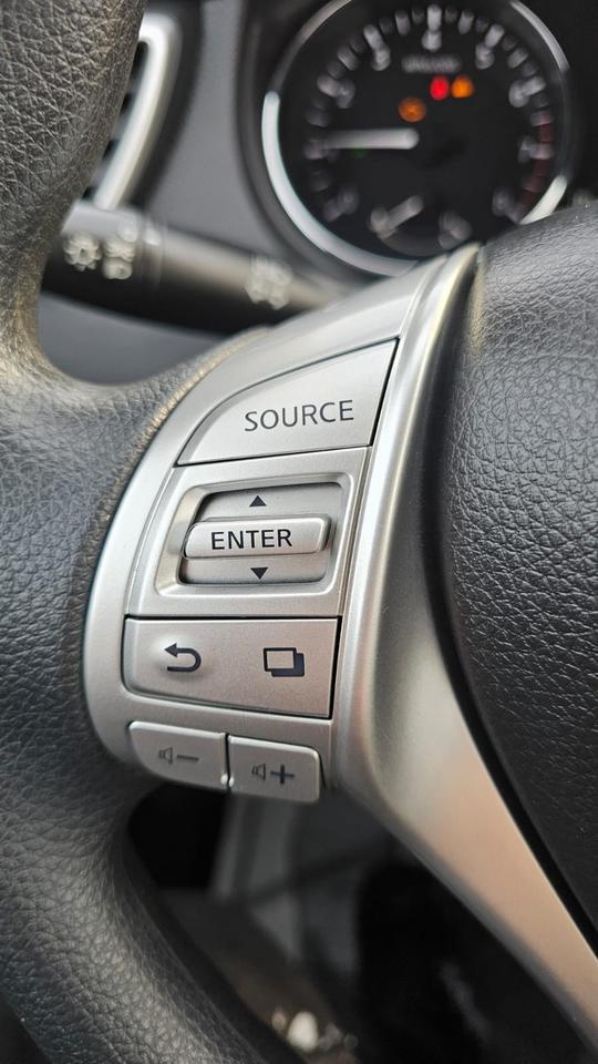 2014 Nissan Rogue S AWD Photo