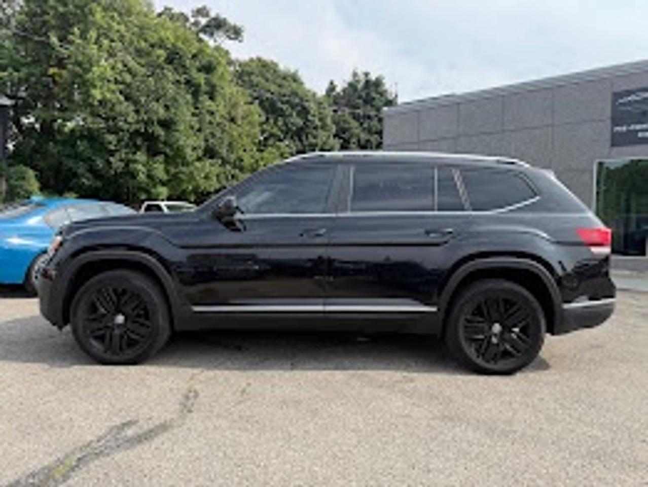 2018 Volkswagen Atlas SEL Photo2