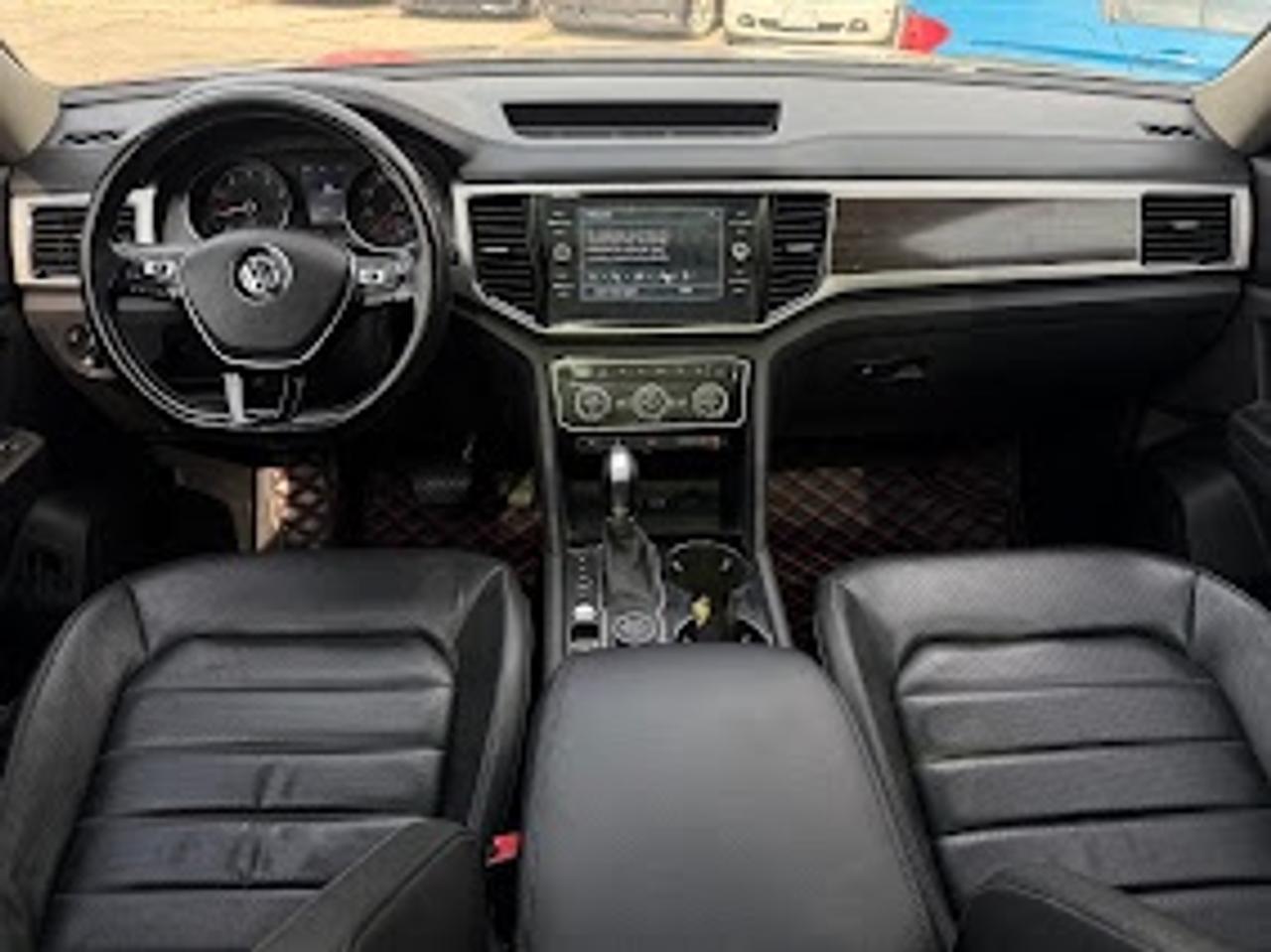 2018 Volkswagen Atlas SEL Photo