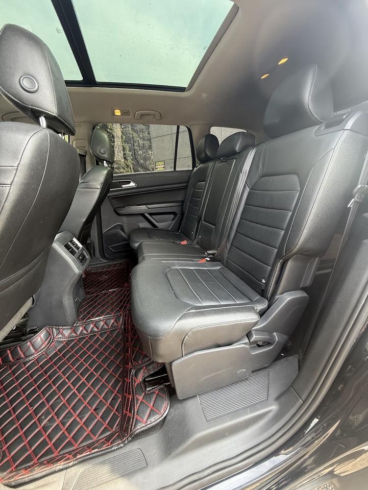 2018 Volkswagen Atlas SEL Photo