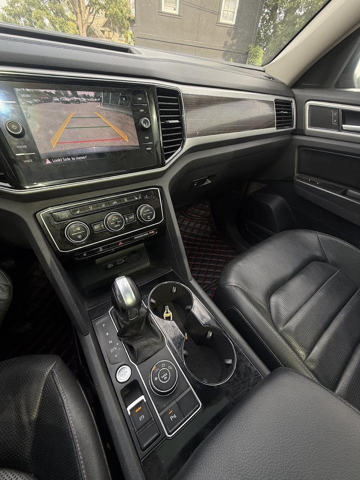 2018 Volkswagen Atlas SEL Photo