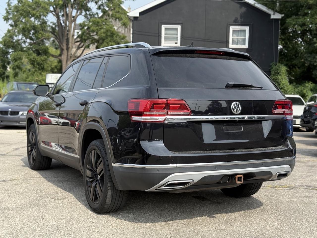 2018 Volkswagen Atlas SEL Photo3