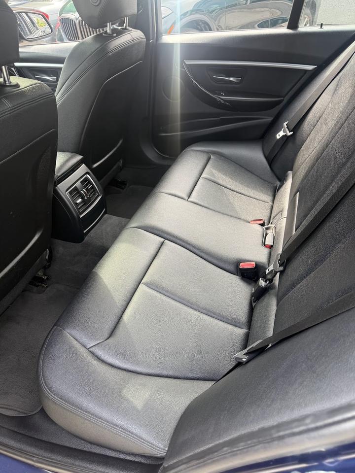 2018 BMW 3-Series 330i xDrive Photo