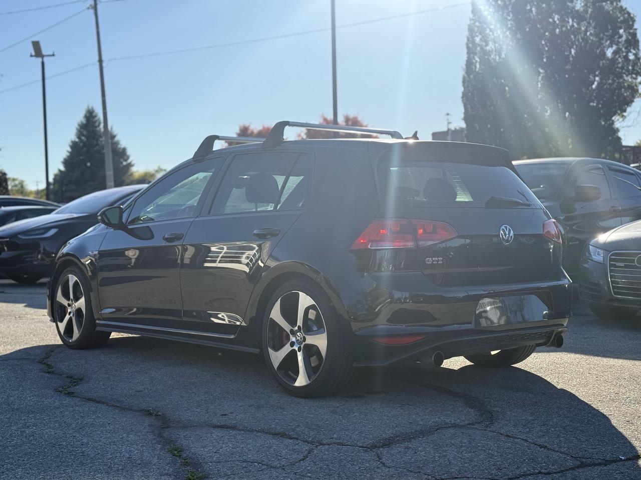 2015 Volkswagen Golf GTI SE Photo