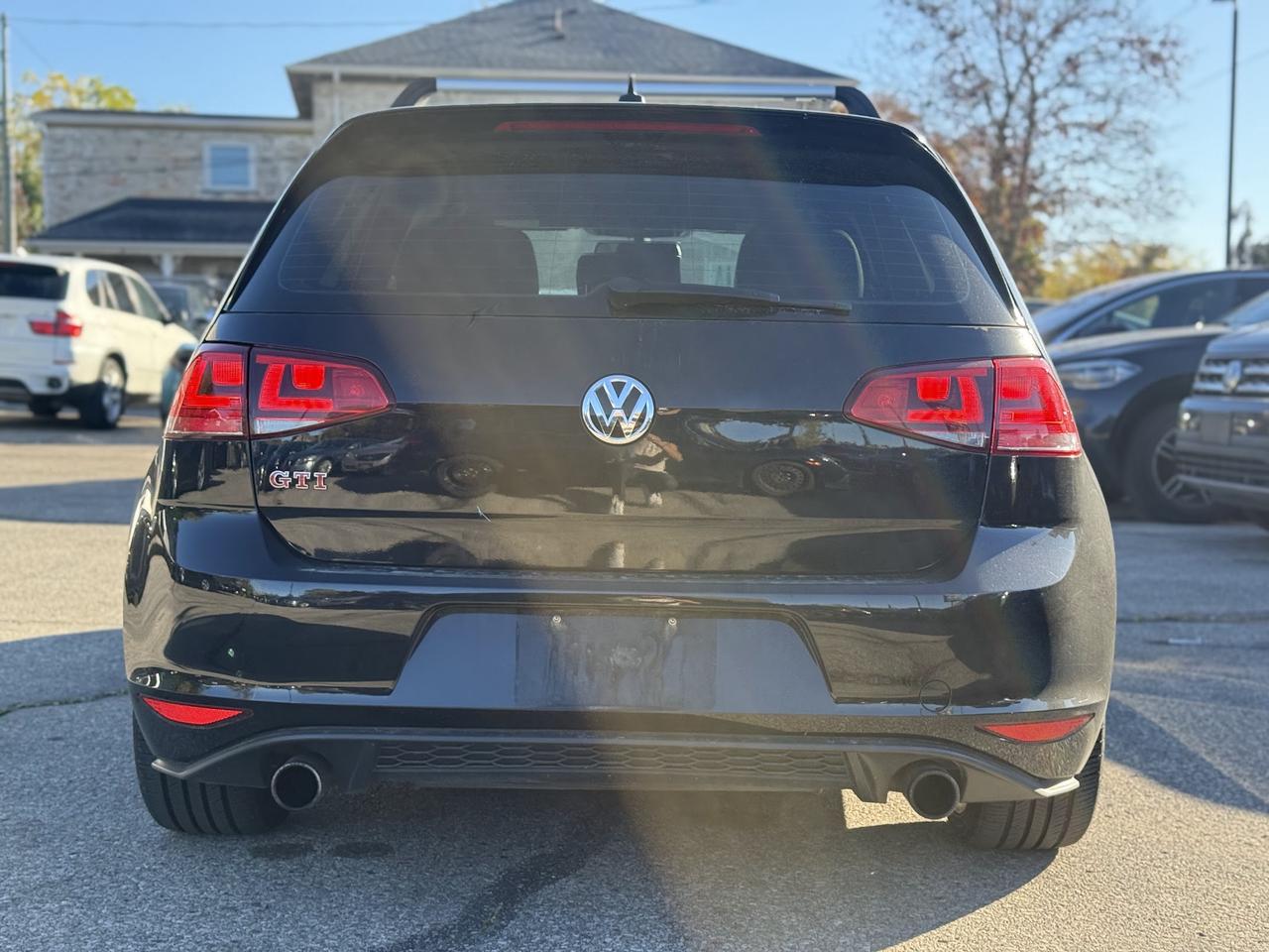 2015 Volkswagen Golf GTI SE Photo4