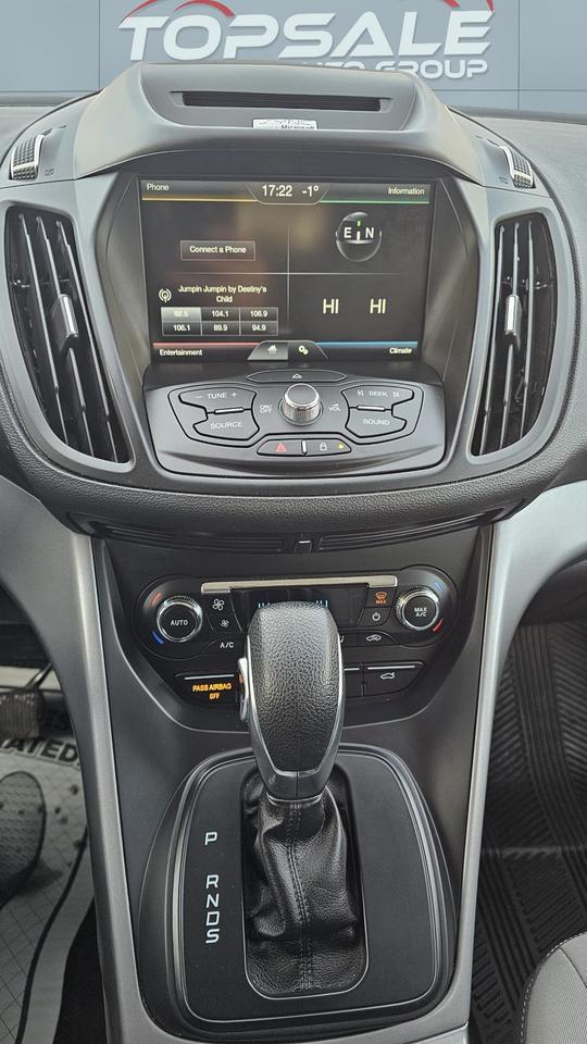 2015 Ford Escape SE Photo