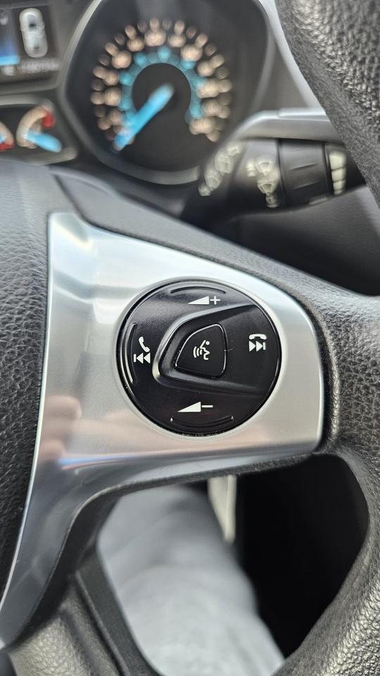 2015 Ford Escape SE Photo