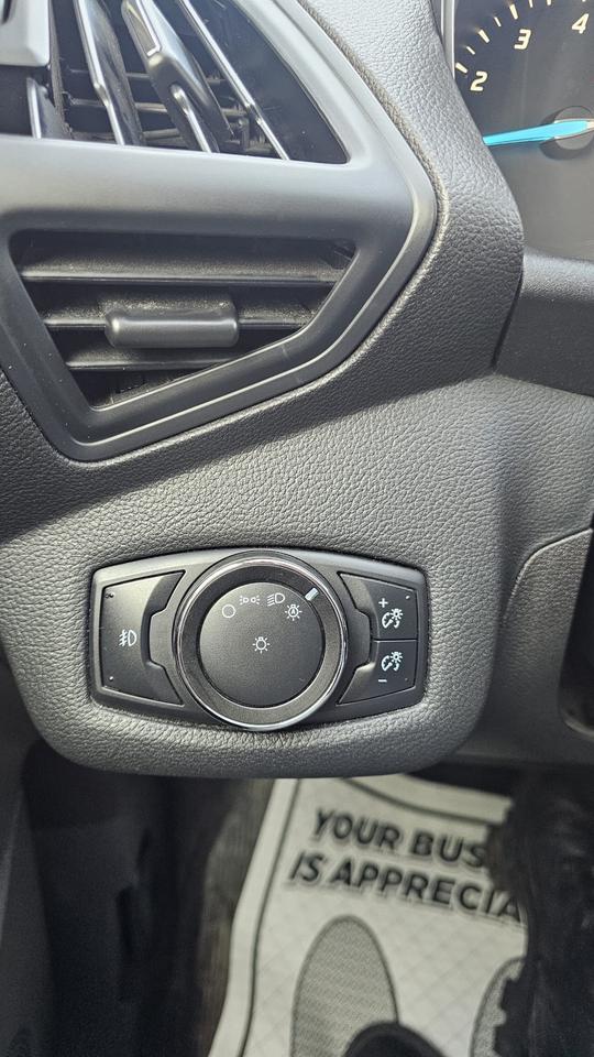 2015 Ford Escape SE Photo