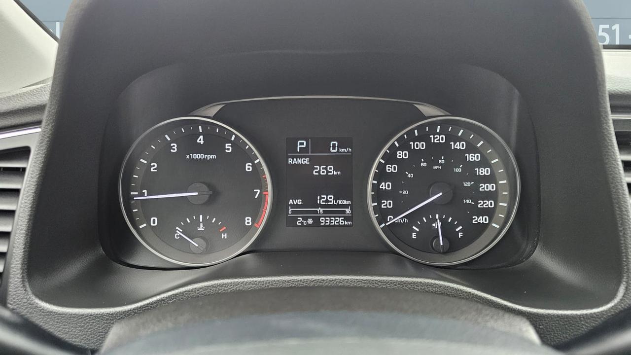 2018 Hyundai Elantra LE Photo4