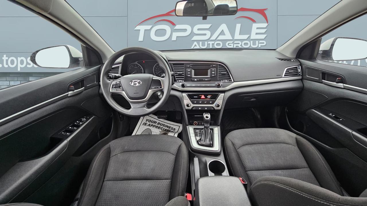 2018 Hyundai Elantra LE Photo
