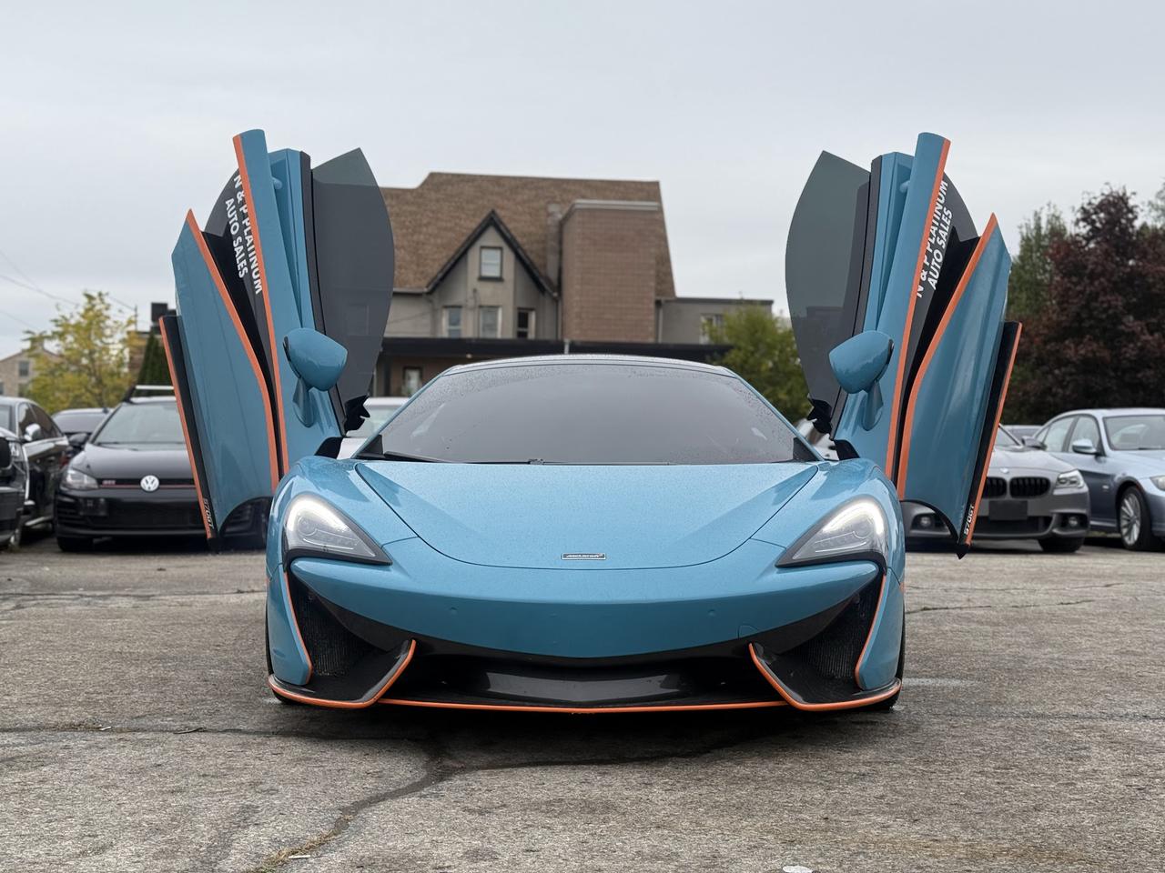 2017 McLaren 570 GT Photo