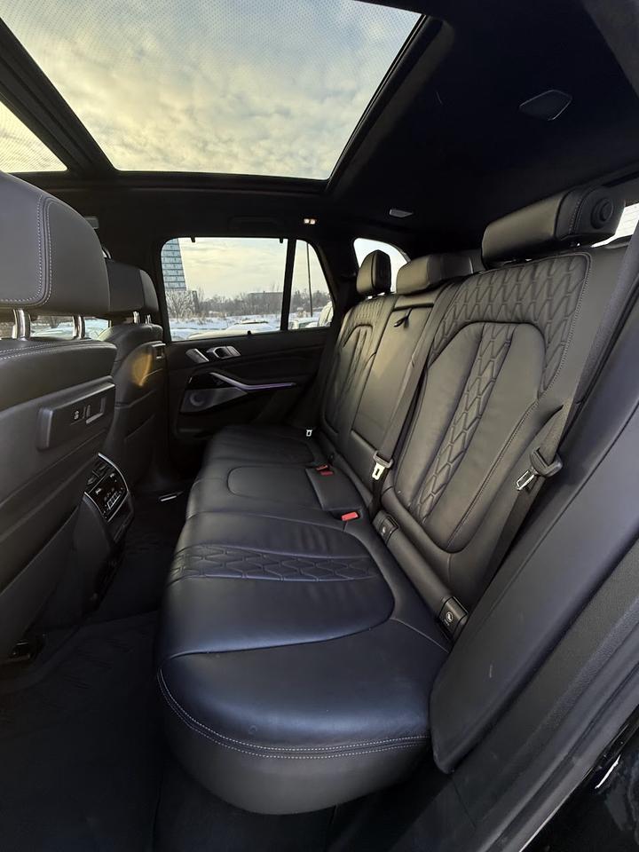 2020 BMW X5 M50i Photo