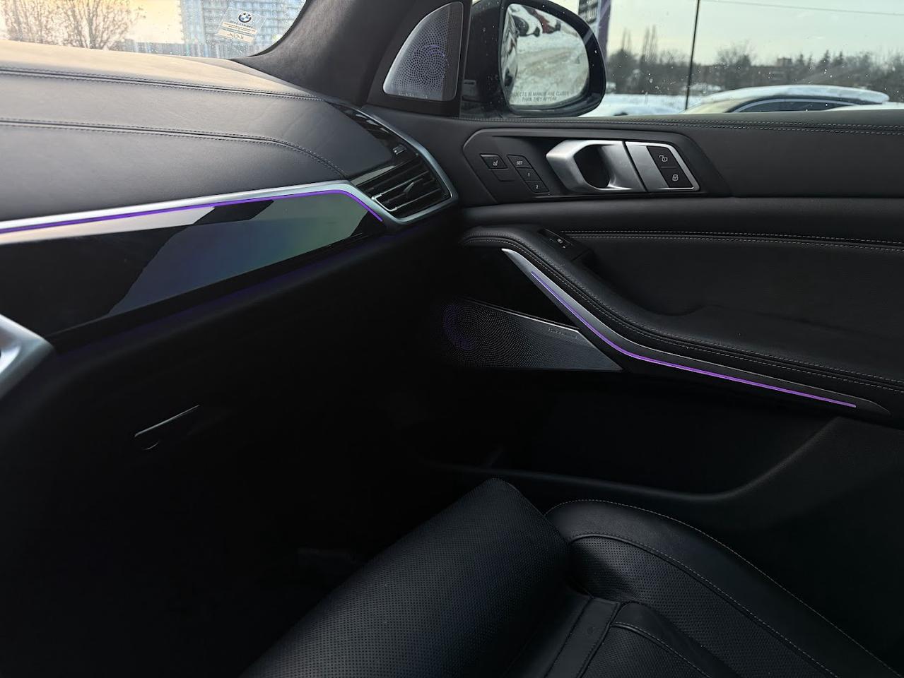 2020 BMW X5 M50i Photo