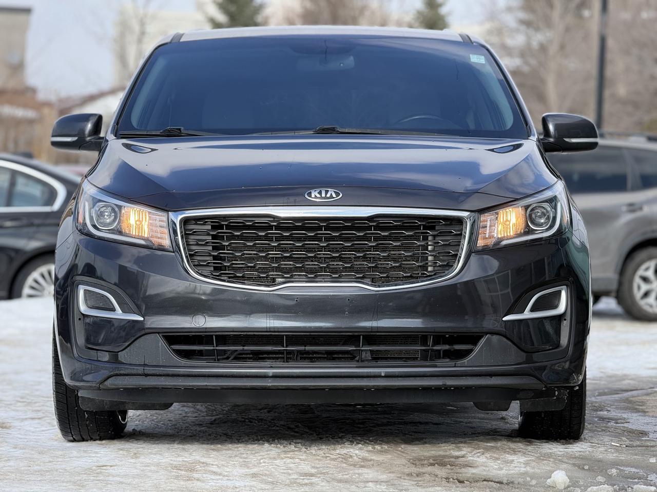2020 Kia Sedona LX Photo