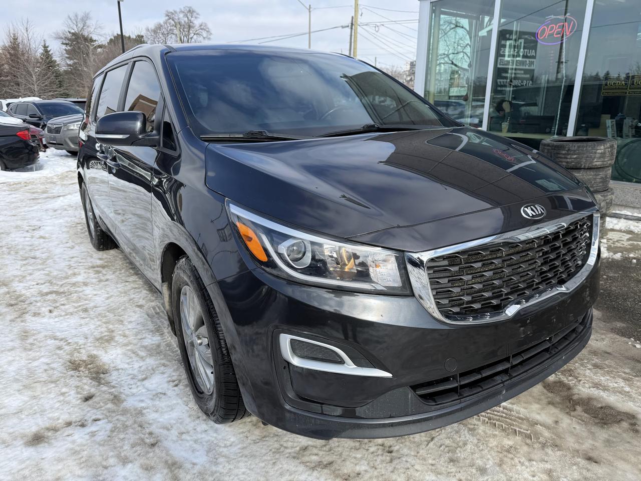 2020 Kia Sedona LX Photo