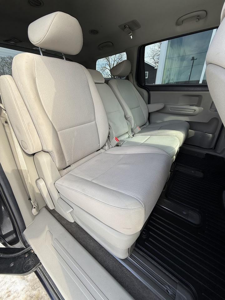 2020 Kia Sedona LX Photo