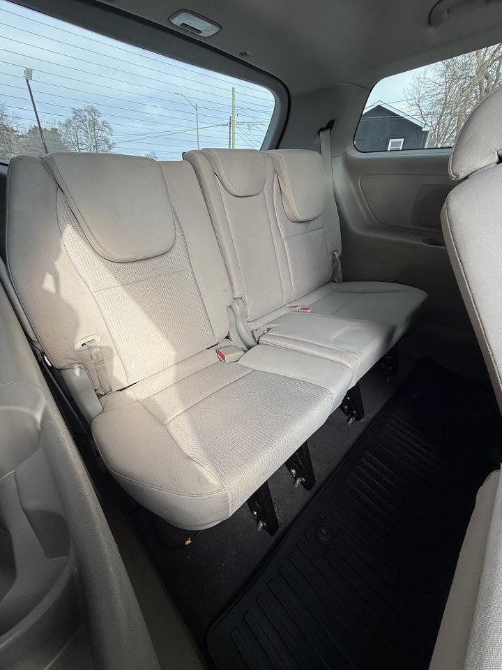 2020 Kia Sedona LX Photo