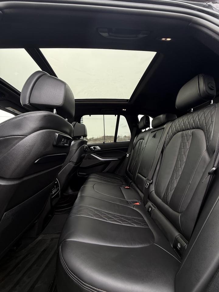 2020 BMW X5 M50i Photo