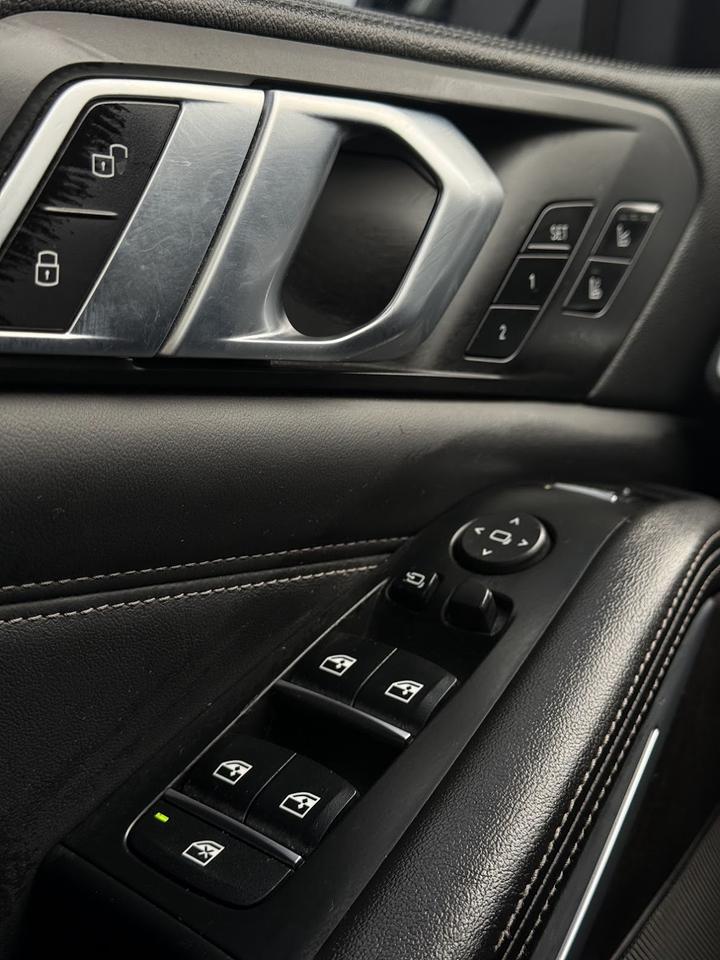 2020 BMW X5 M50i Photo