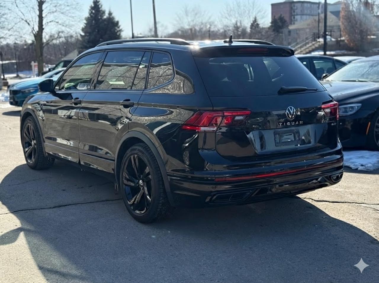 2023 Volkswagen Tiguan SE R-Line Black Photo3